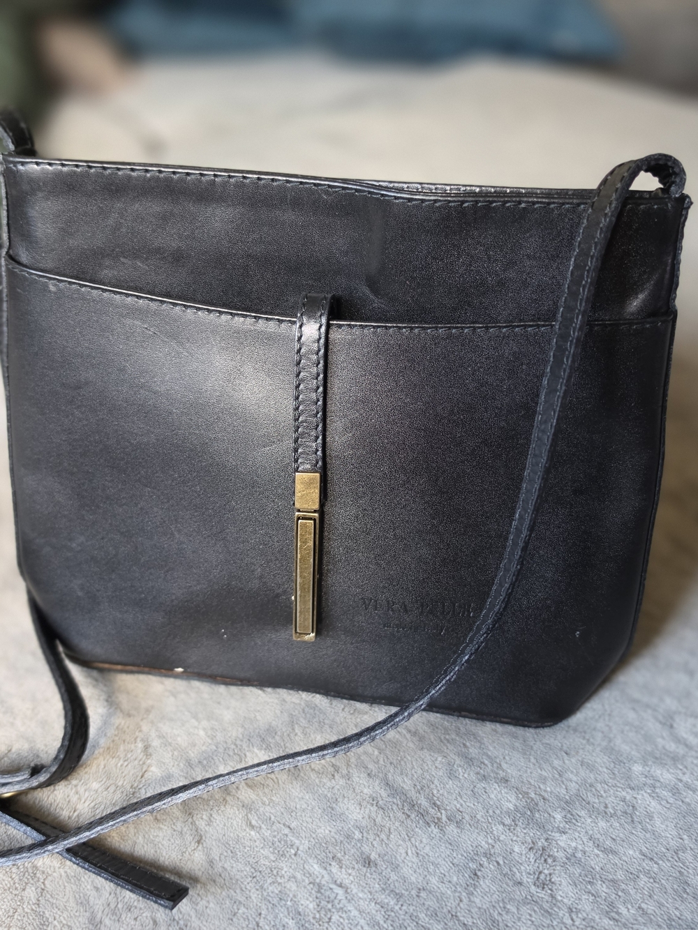 Vera Pelle black leather crossbody bag